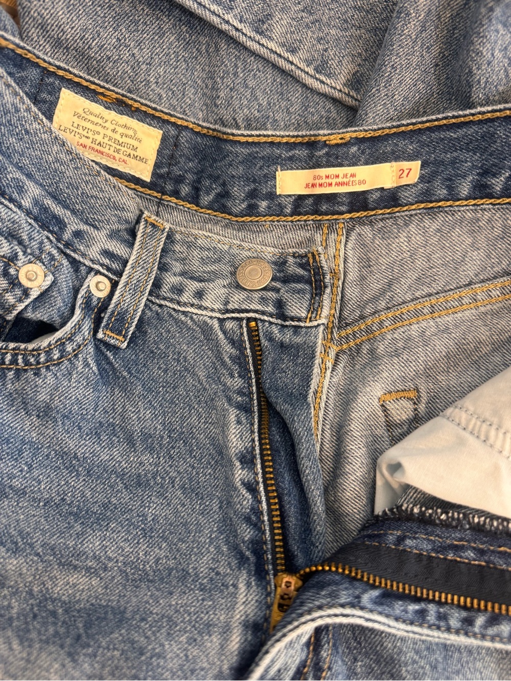 Levi's Women’s 80s Mom Jean High Rise 27 - Picture 12 of 14